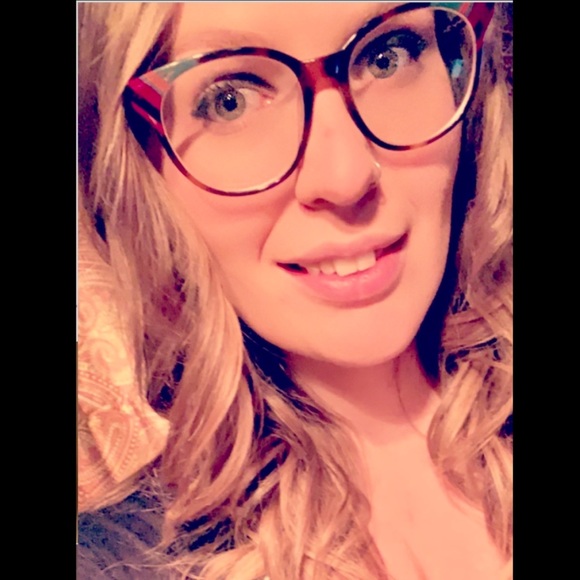 Meet the Posher Other - Meet your Posher, Elizabeth